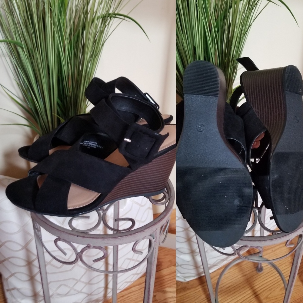 Strap wedge shoes - Picture 2 of 2